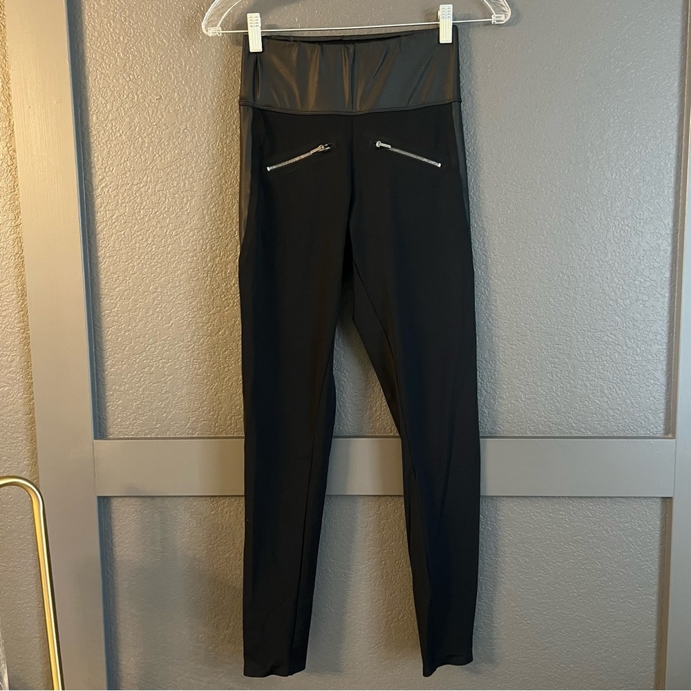 Aday Throw It Higher Leggings Black High Rise Small — image 3 of 7